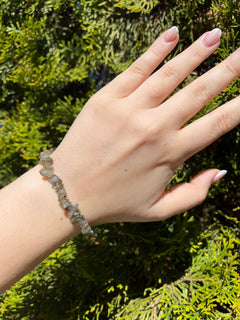 Armband aus Labradorit-Chipstone-Perlen  - 1 Stück