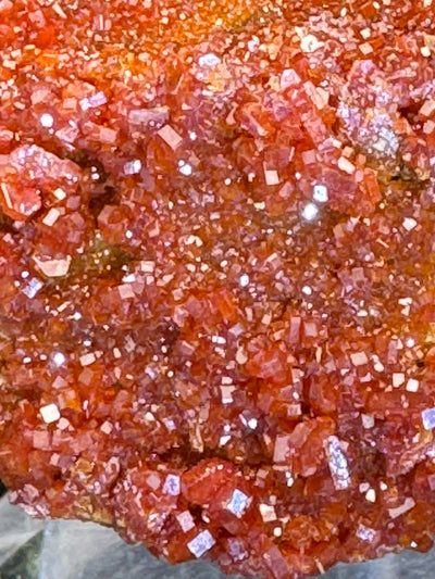 Vanadinit aus Mibladen, Marokko (53g) - Stufe - sehr schöne rote Kristalle - crystal paradise