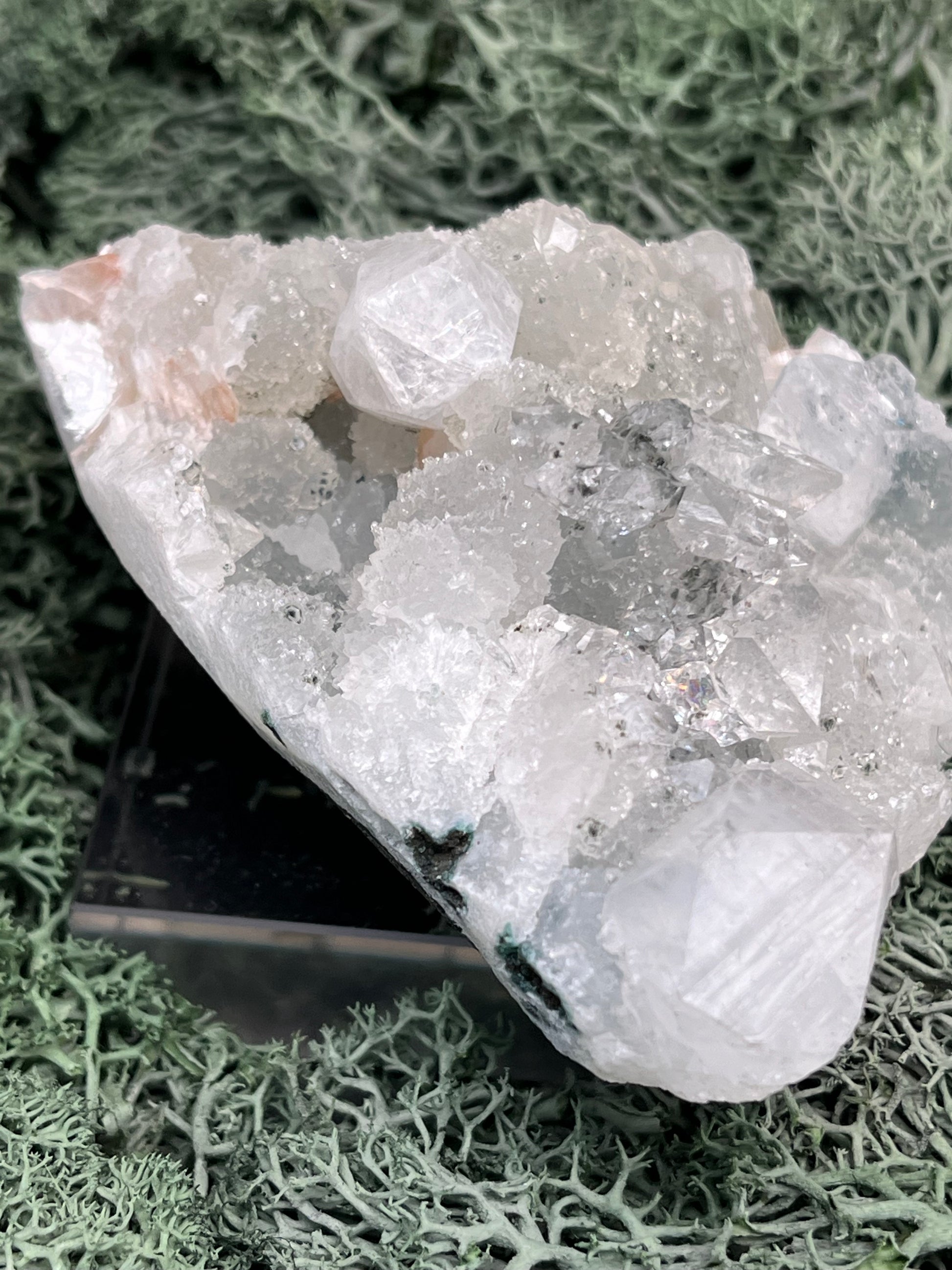 Apophyllit Handstufe aus Indien (195g) - schöne grosse Kristalle - crystal paradise