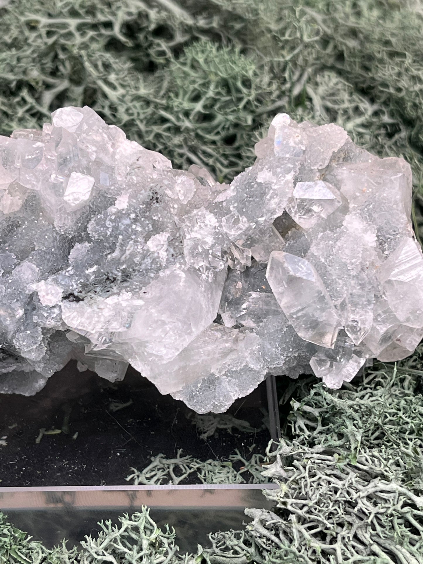 Apophyllit Handstufe aus Indien (168g) - schöne grosse Kristalle - crystal paradise