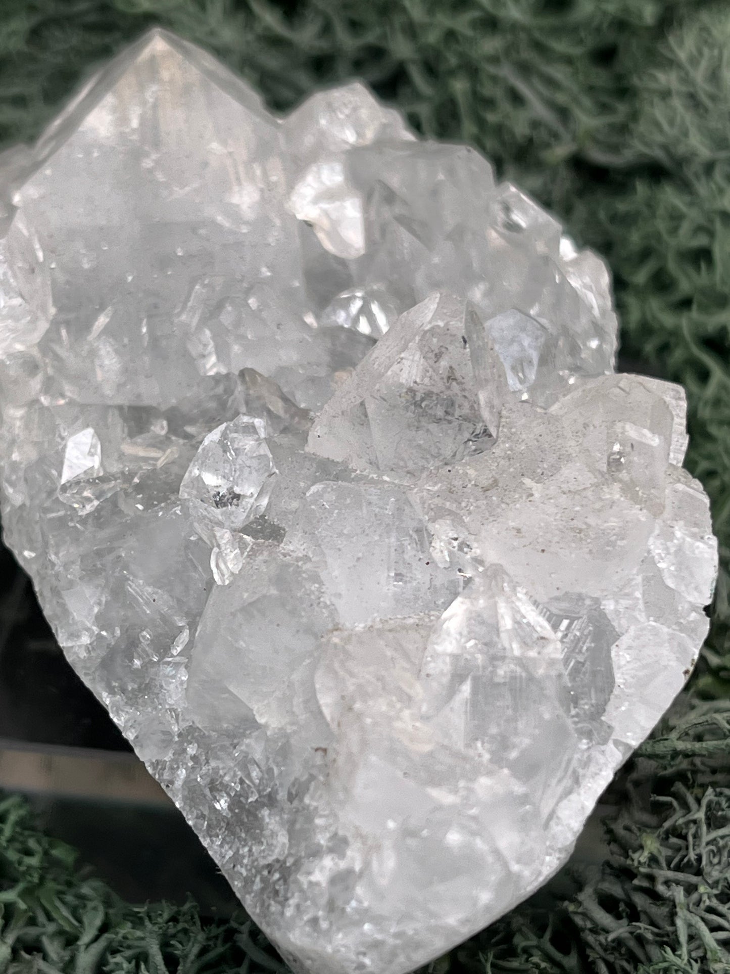 Apophyllit Handstufe aus Indien (146g) - schöne grosse Kristalle - crystal paradise