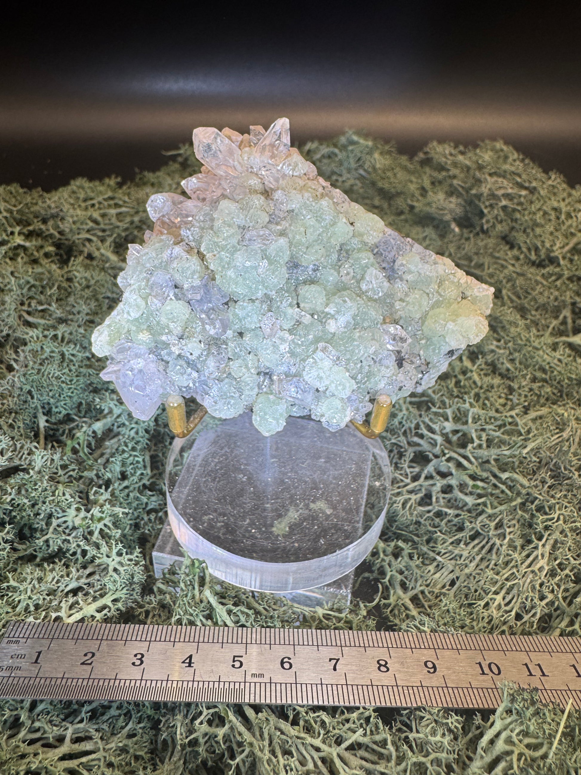 Prehnit und Quarz Stufe aus Hubei, China (466g) - hellgrüne Kugel-Kristalle - crystal paradise