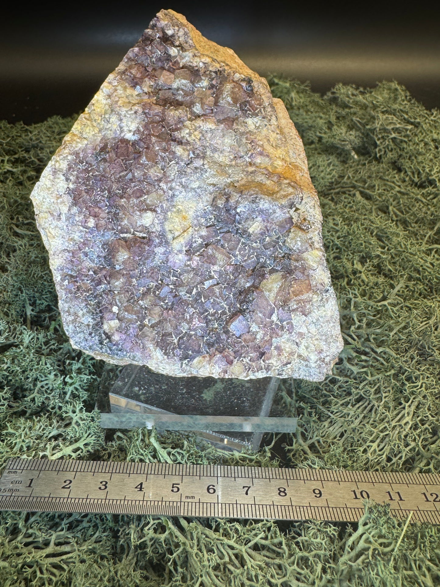 Fluorit Stufe aus dem Marienschacht in Wölsendorf, Bayern (690g) - kleine aber viele lila Kristalle - crystal paradise