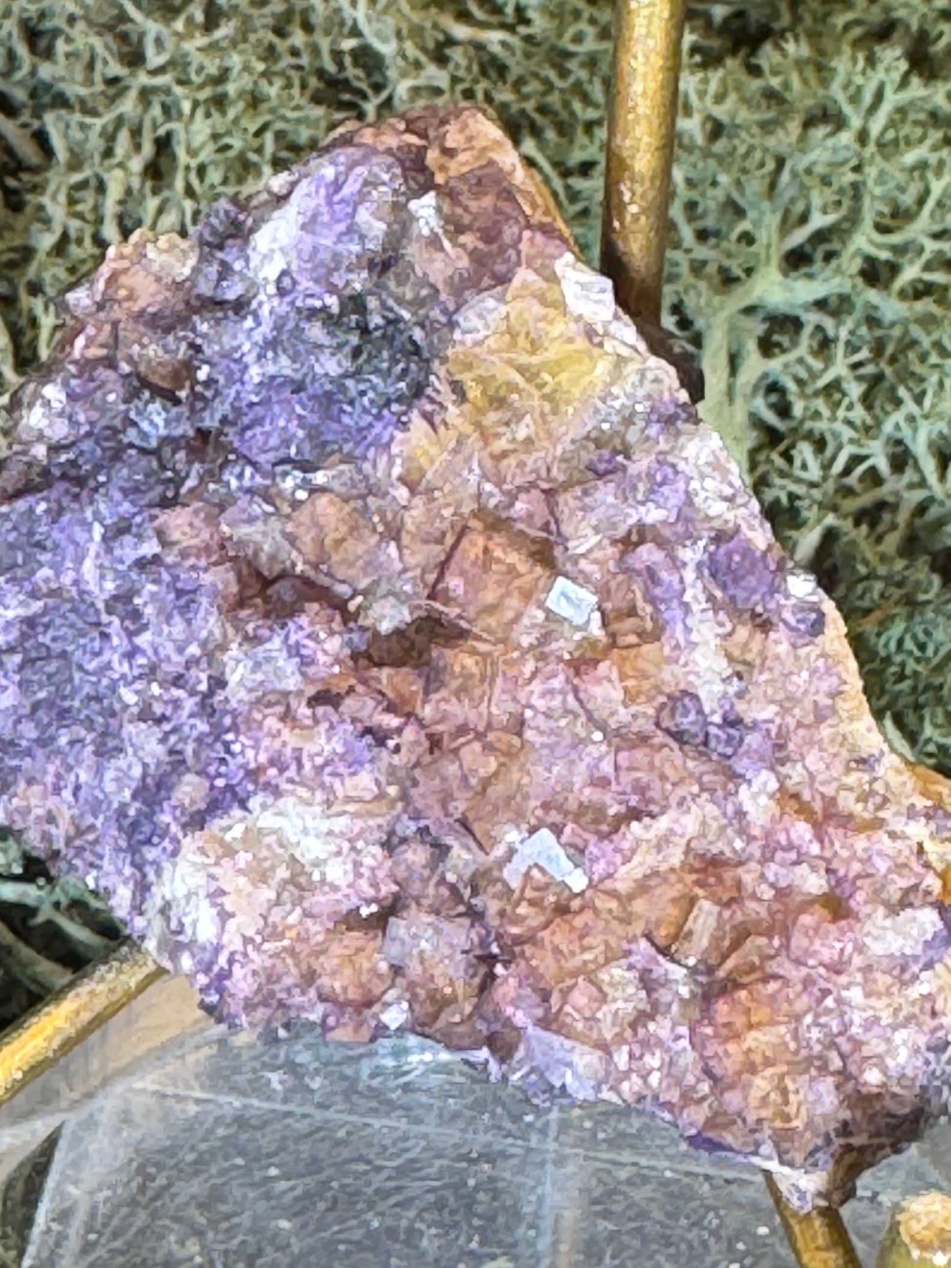 Fluorit Stufe aus dem Marienschacht in Wölsendorf, Bayern (verschiedene Farben und Größen) - 1 Stück - crystal paradise