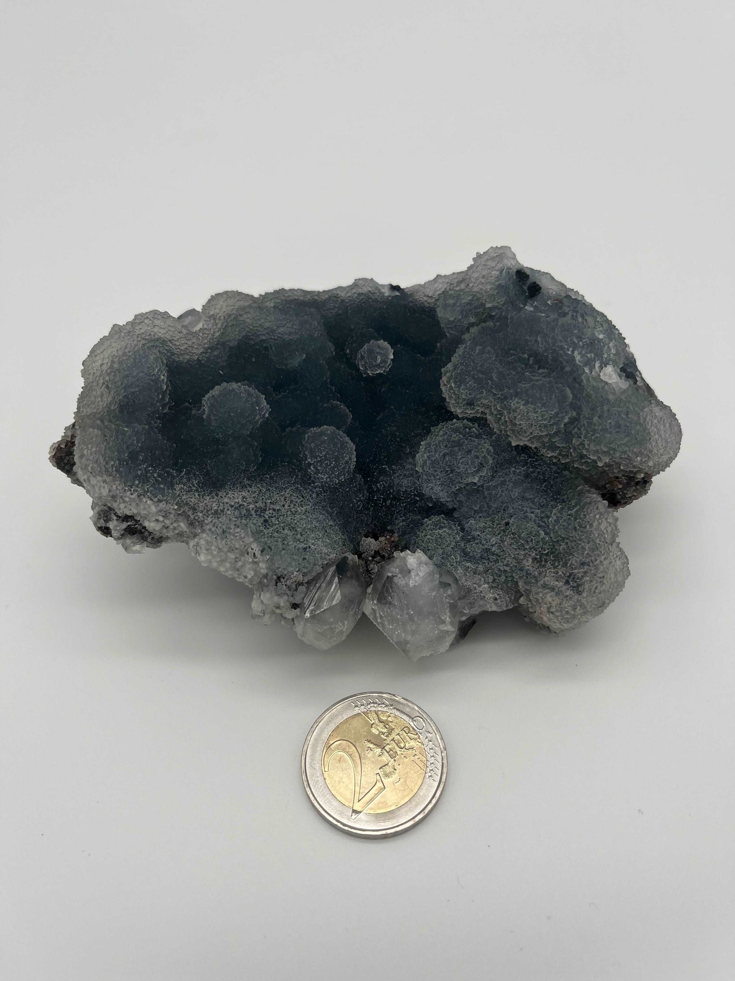 Chalcedon mit Hevlandit und Apophyllit (126g)