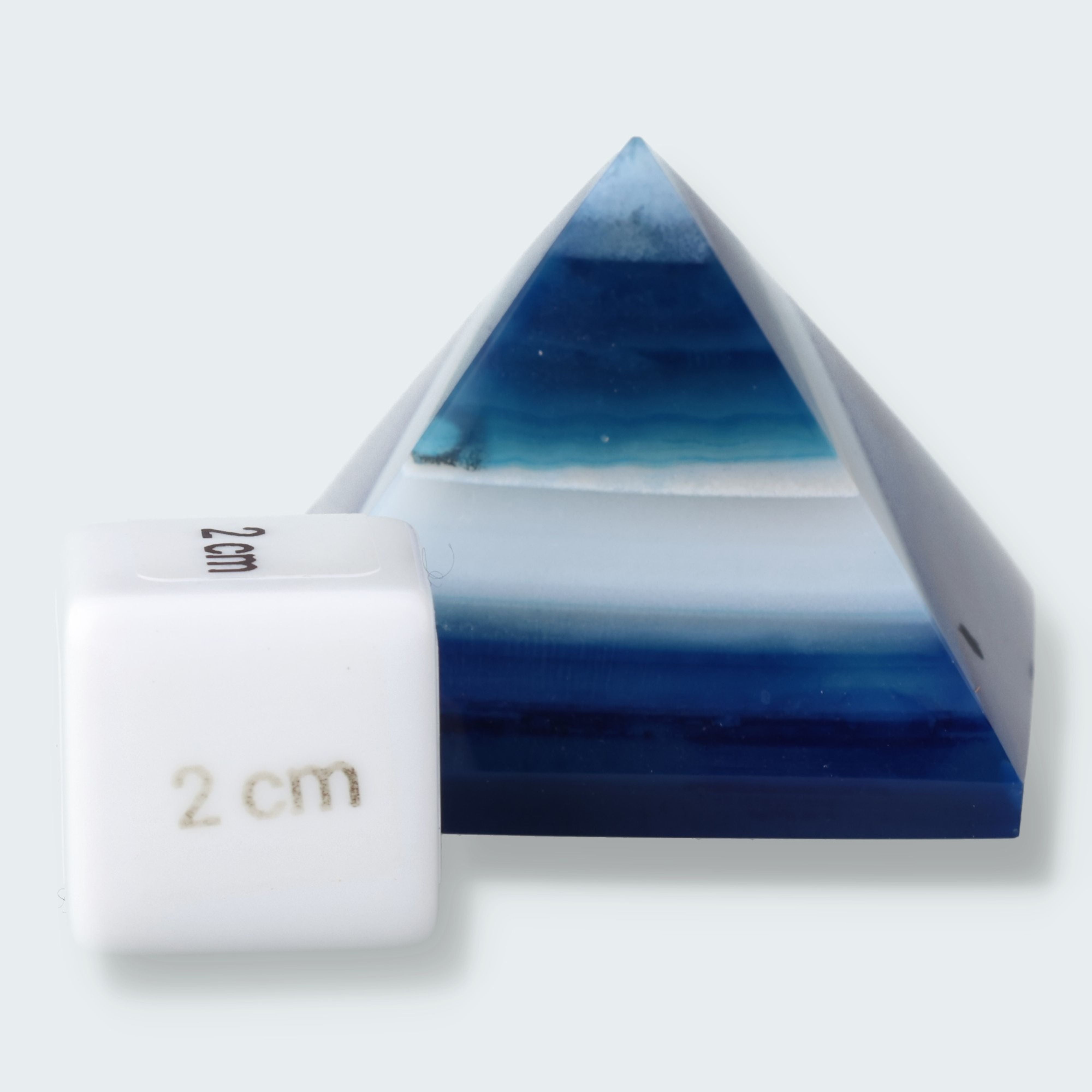 Achatpyramide blau-weiss (3,5 cm) aus Brasilien (B-Ware) – Ansicht 4