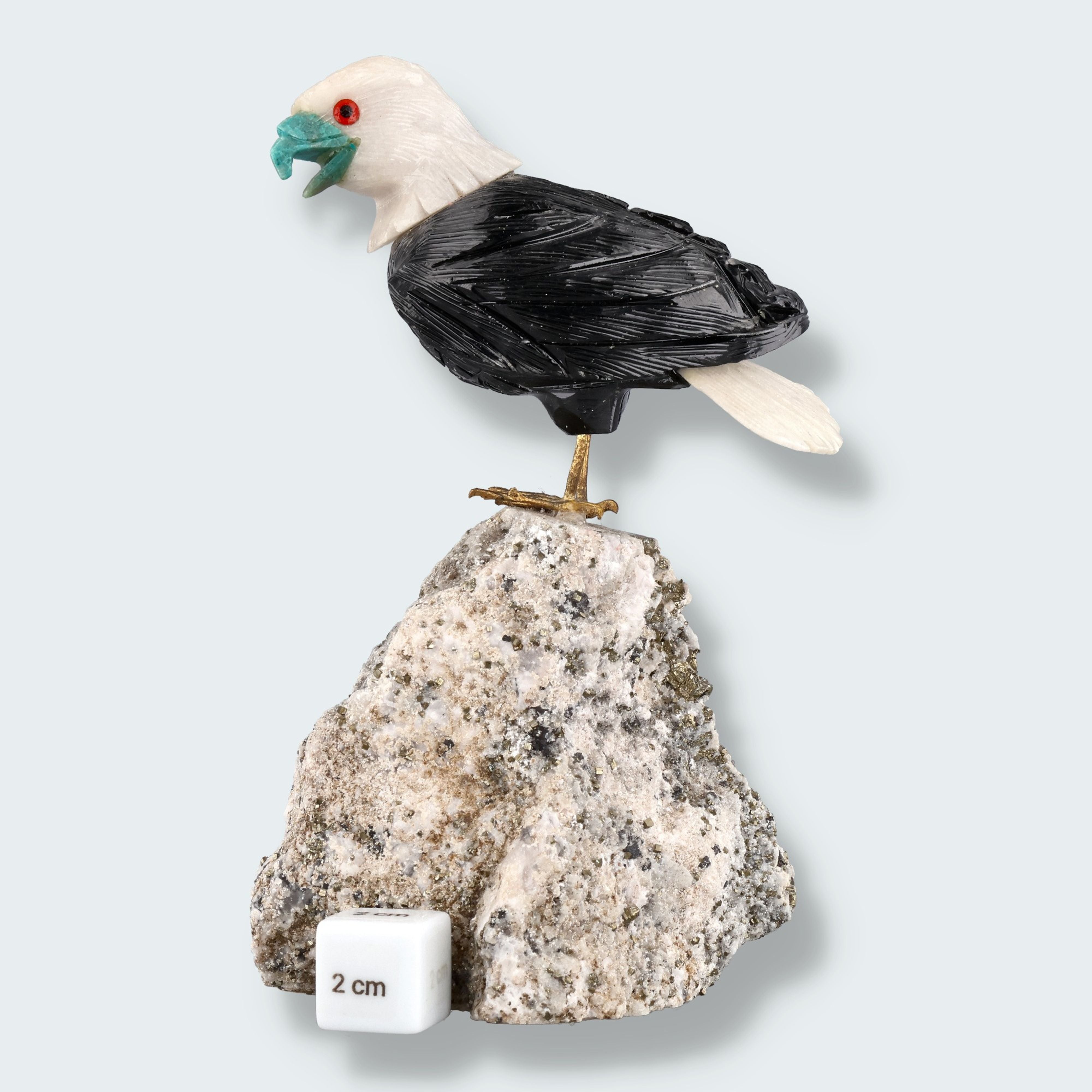 Adlerfigur auf Pyrit (18 cm) – Ansicht 2