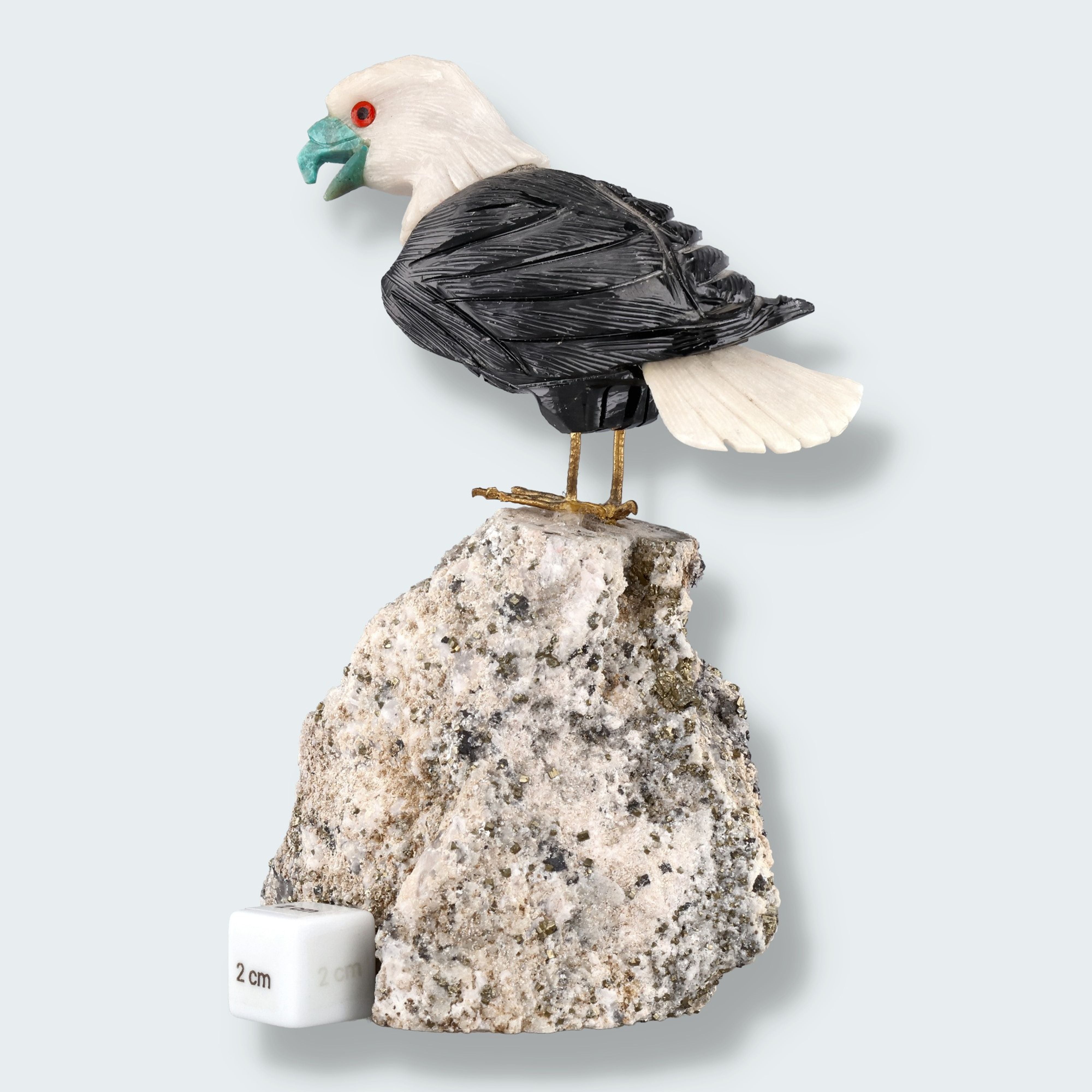Adlerfigur auf Pyrit (18 cm) – Ansicht 3
