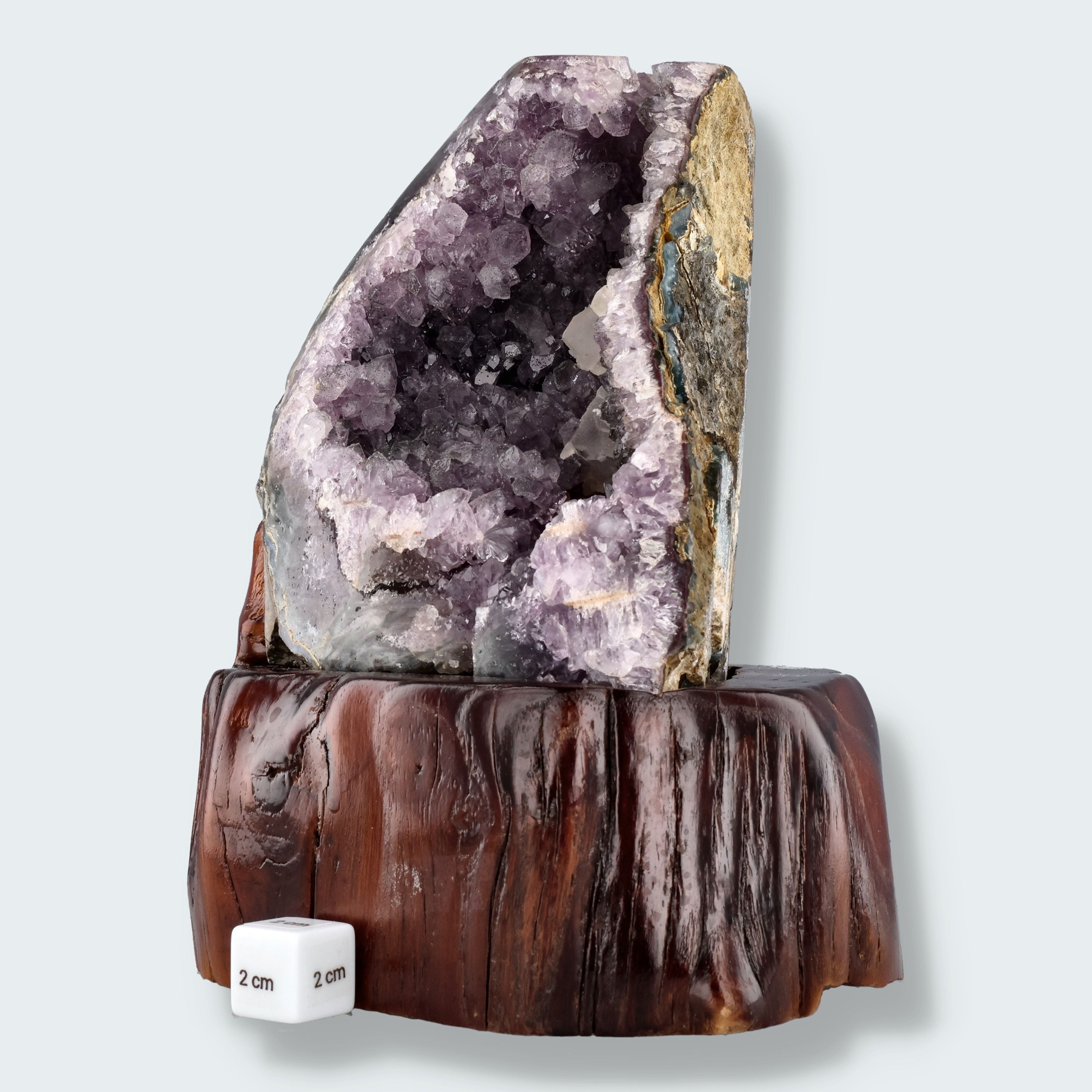 Amethyst Druse mit Calcit auf Holzständer (2531g) – Ansicht 3