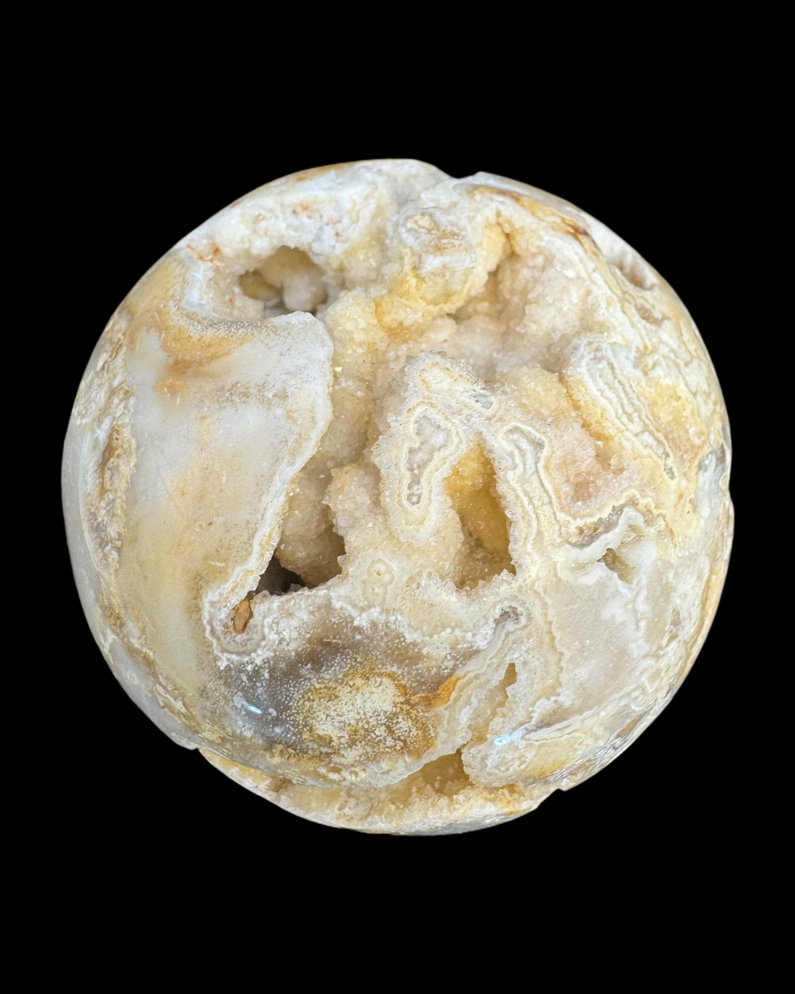 cracy lace Achat Kugel vor schwarzem Hintergrund 