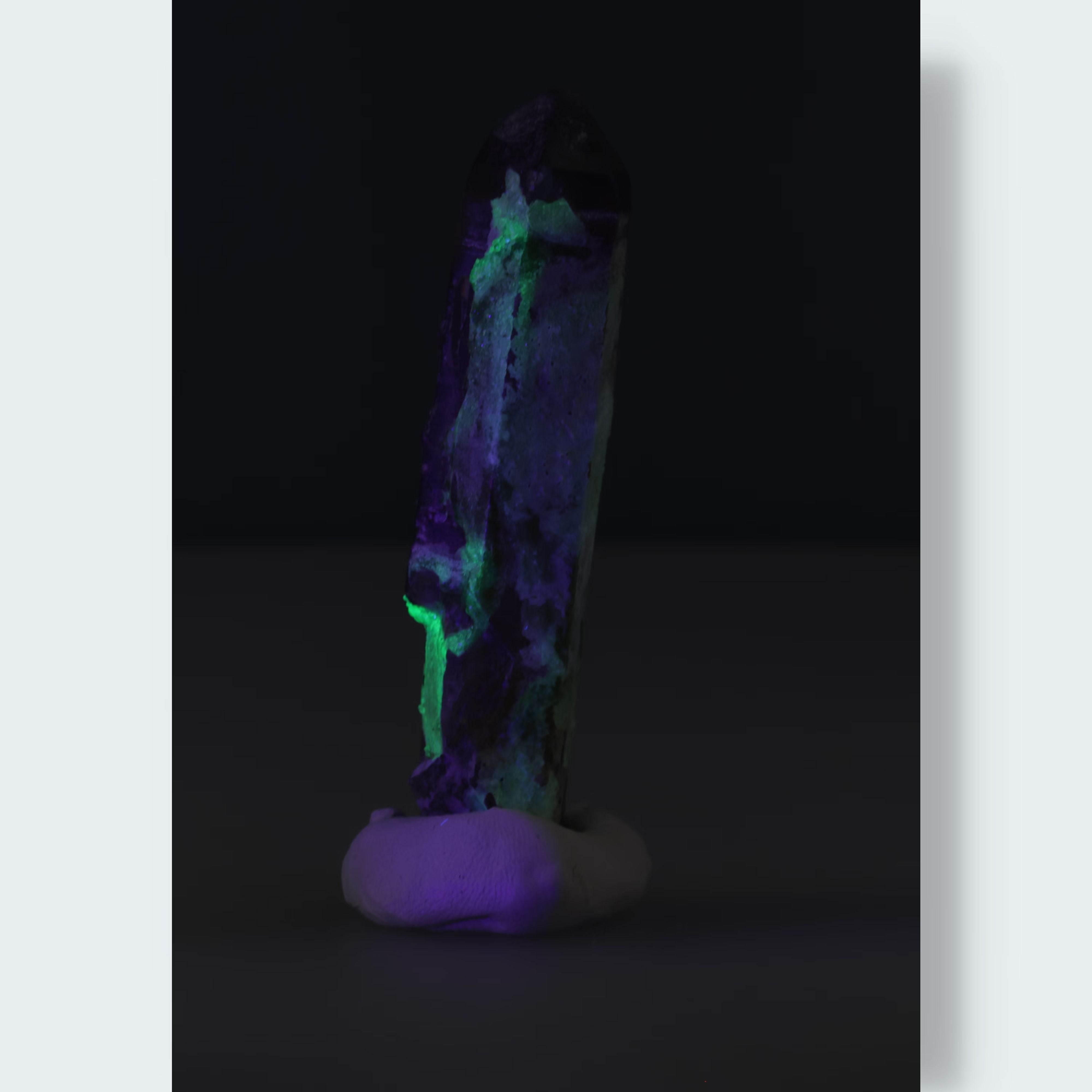 Hyalith  (UV Reaktiv) und Rauchquarz aus Namibia (31g) – Ansicht 2