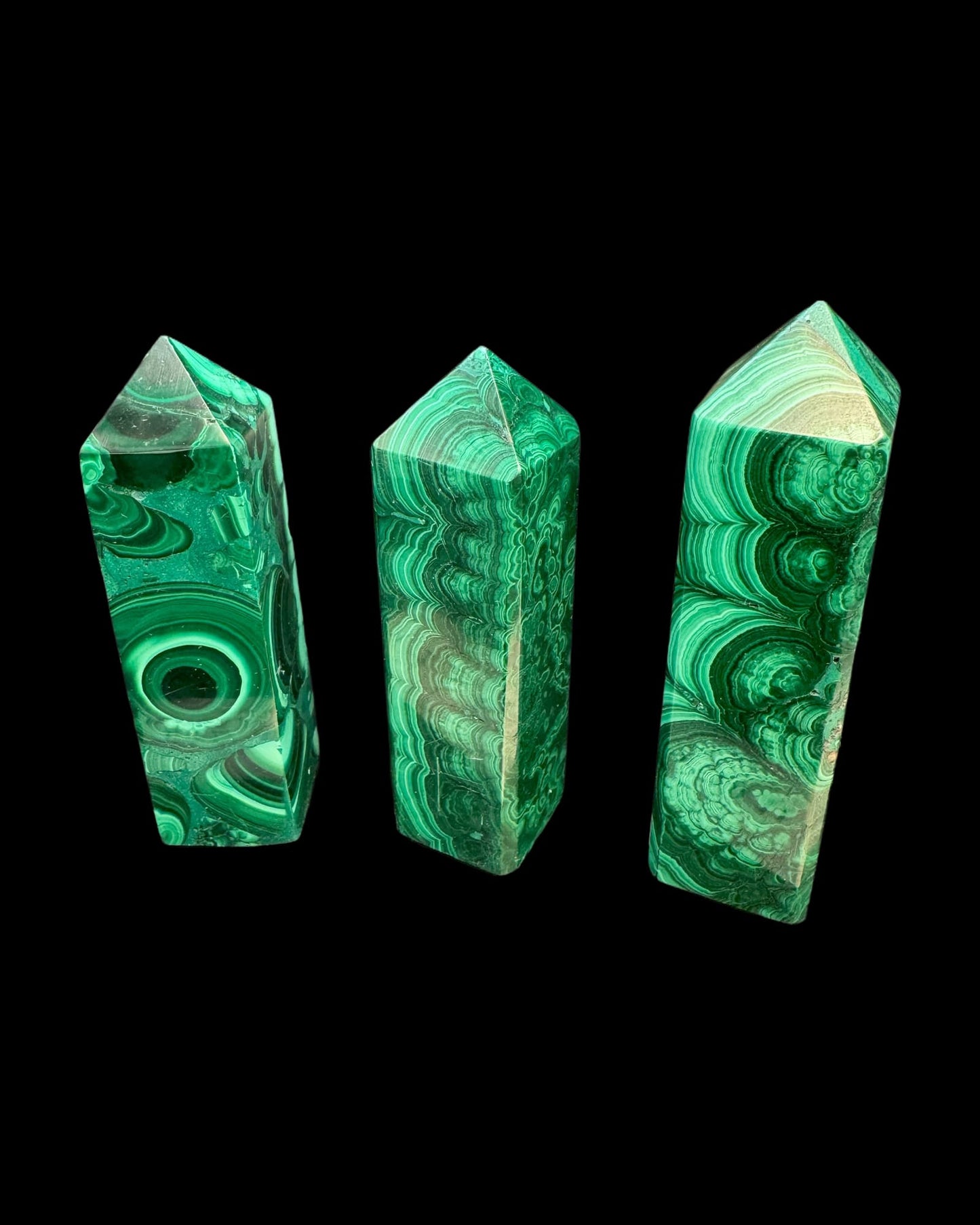 Malachite hand polished with fantastic pattern (253g) 