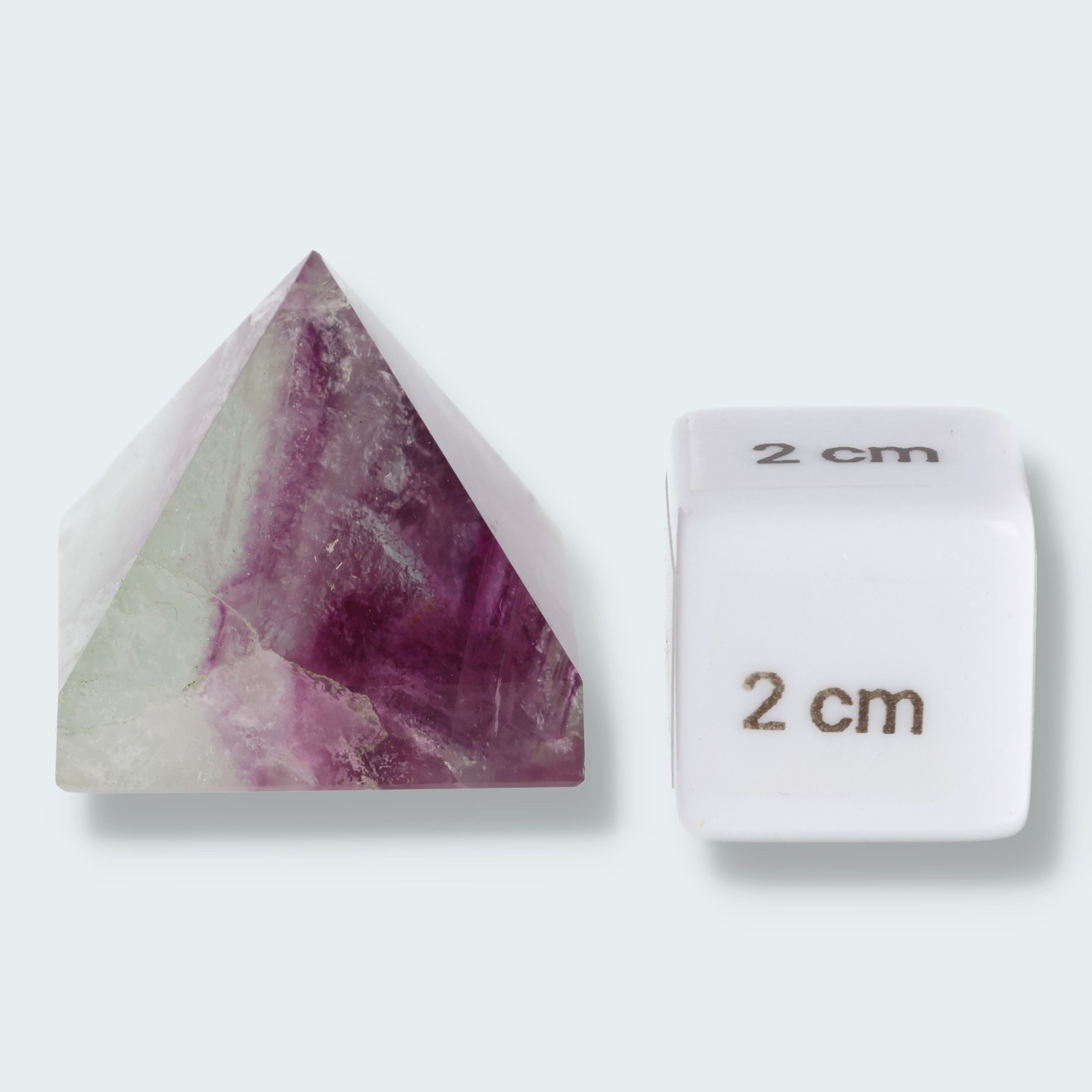 Mini Grüne Fluorit Pyramide (3 cm) – Ansicht 2