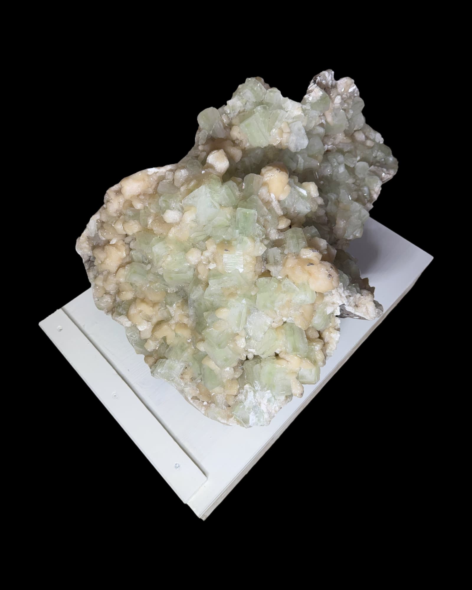 Grüner Apophyllit mit Stilbit XXL Cluster fine minerals