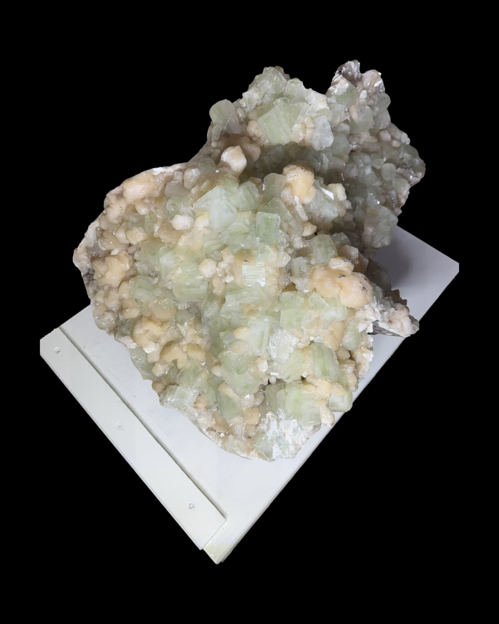 Grüner Apophyllit mit Stilbit XXL Cluster fine minerals