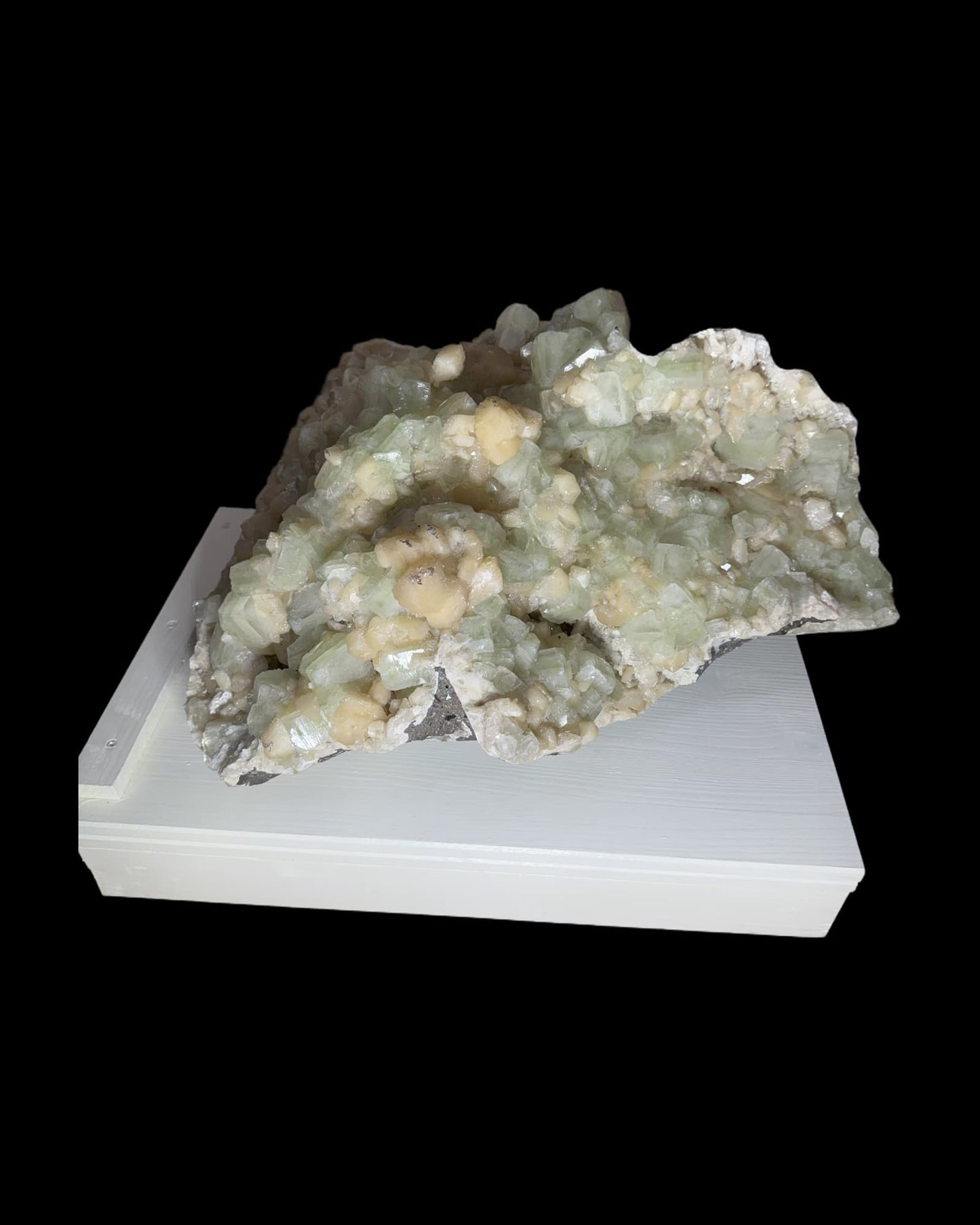 Grüner Apophyllit mit Stilbit XXL Cluster fine minerals