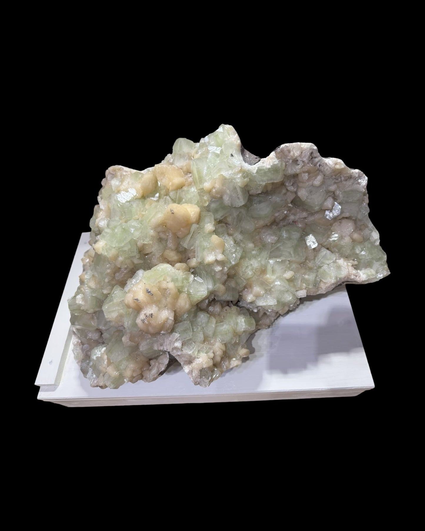 Grüner Apophyllit mit Stilbit XXL Cluster fine minerals