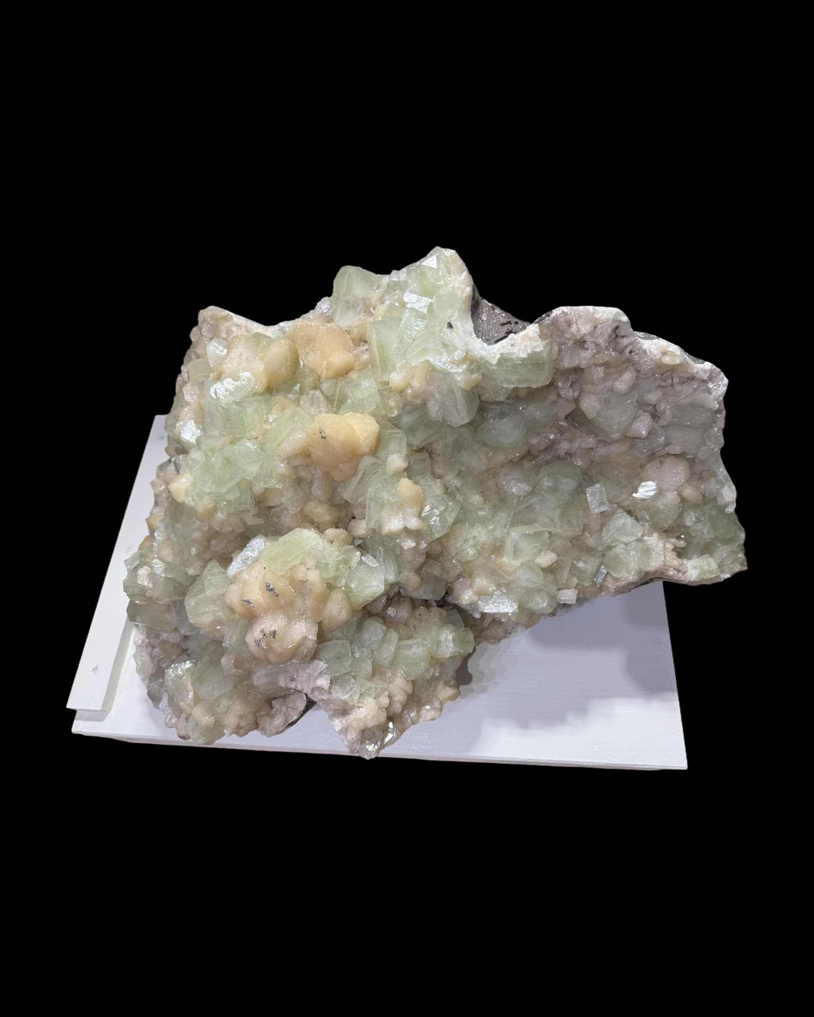 Grüner Apophyllit mit Stilbit XXL Cluster fine minerals