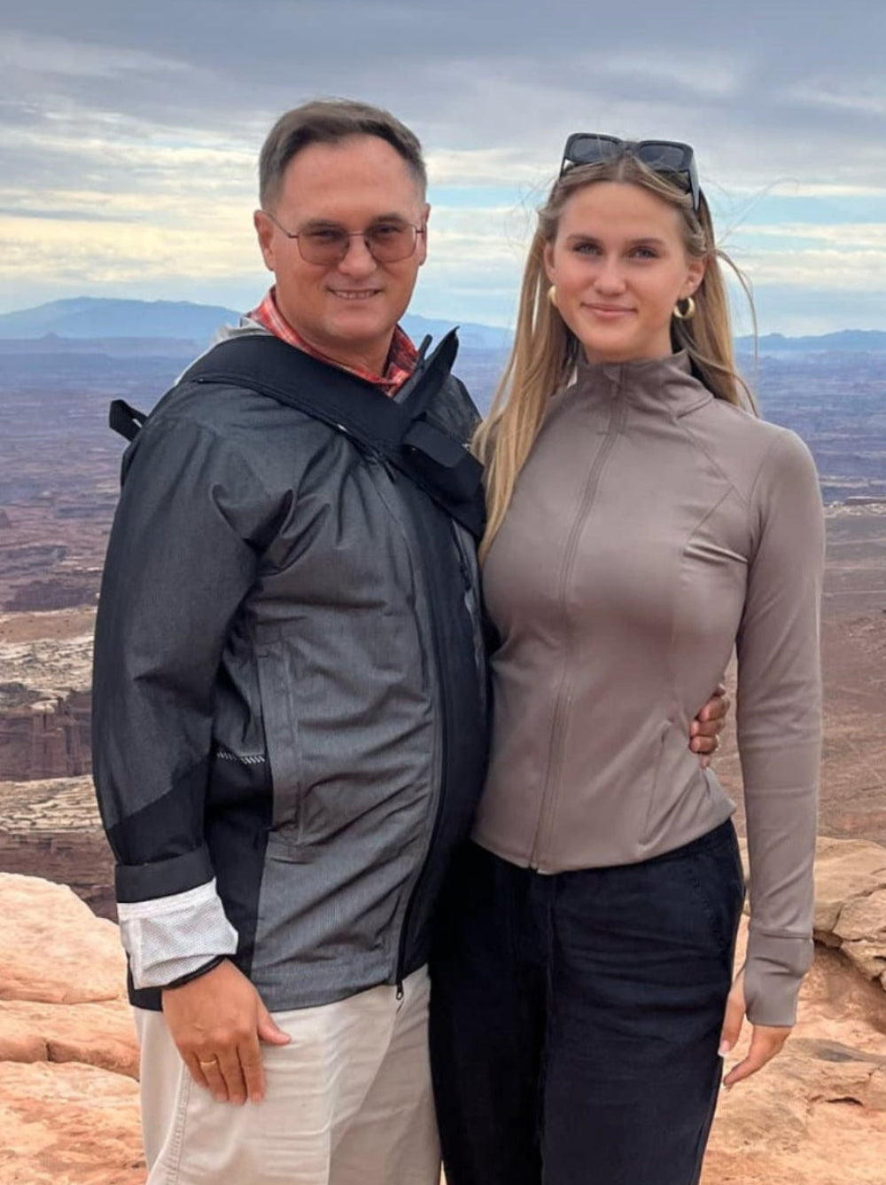 Vater und Tochter die Gründer von crystal paradise von einem canyon