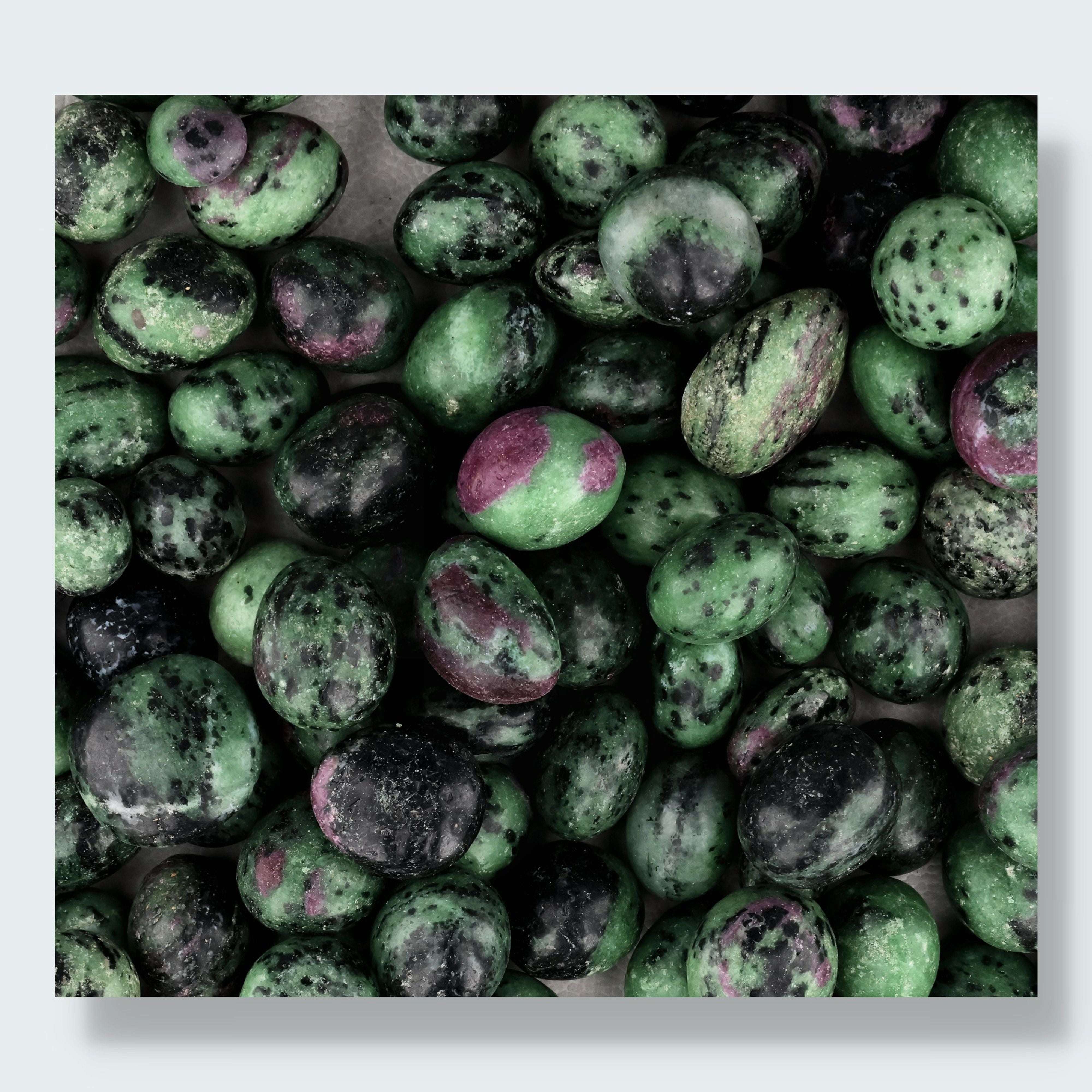 Rubin in Zeosit Trommelsteine