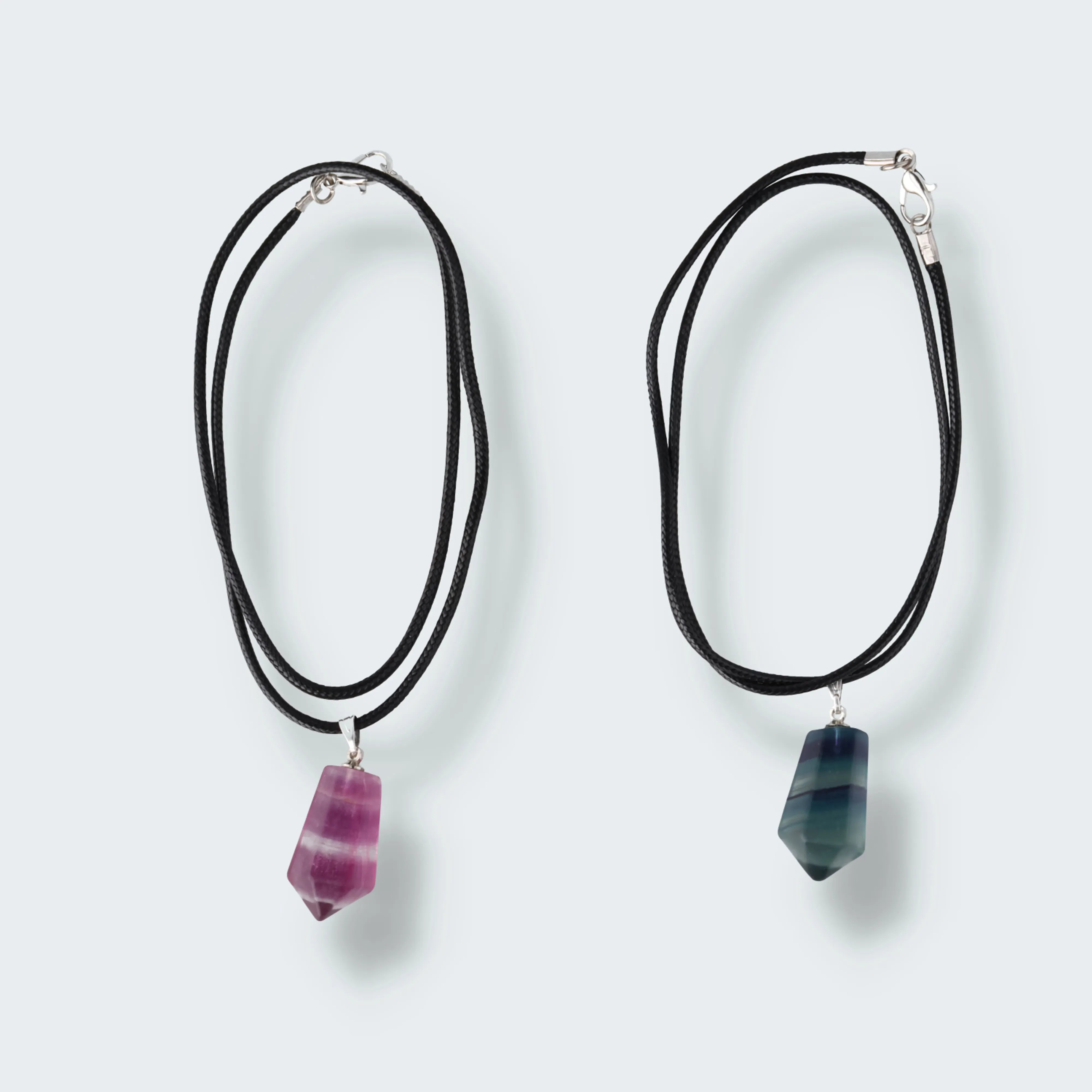 Regenbogen Fluorit Anhänger Spitzenform mit Kette