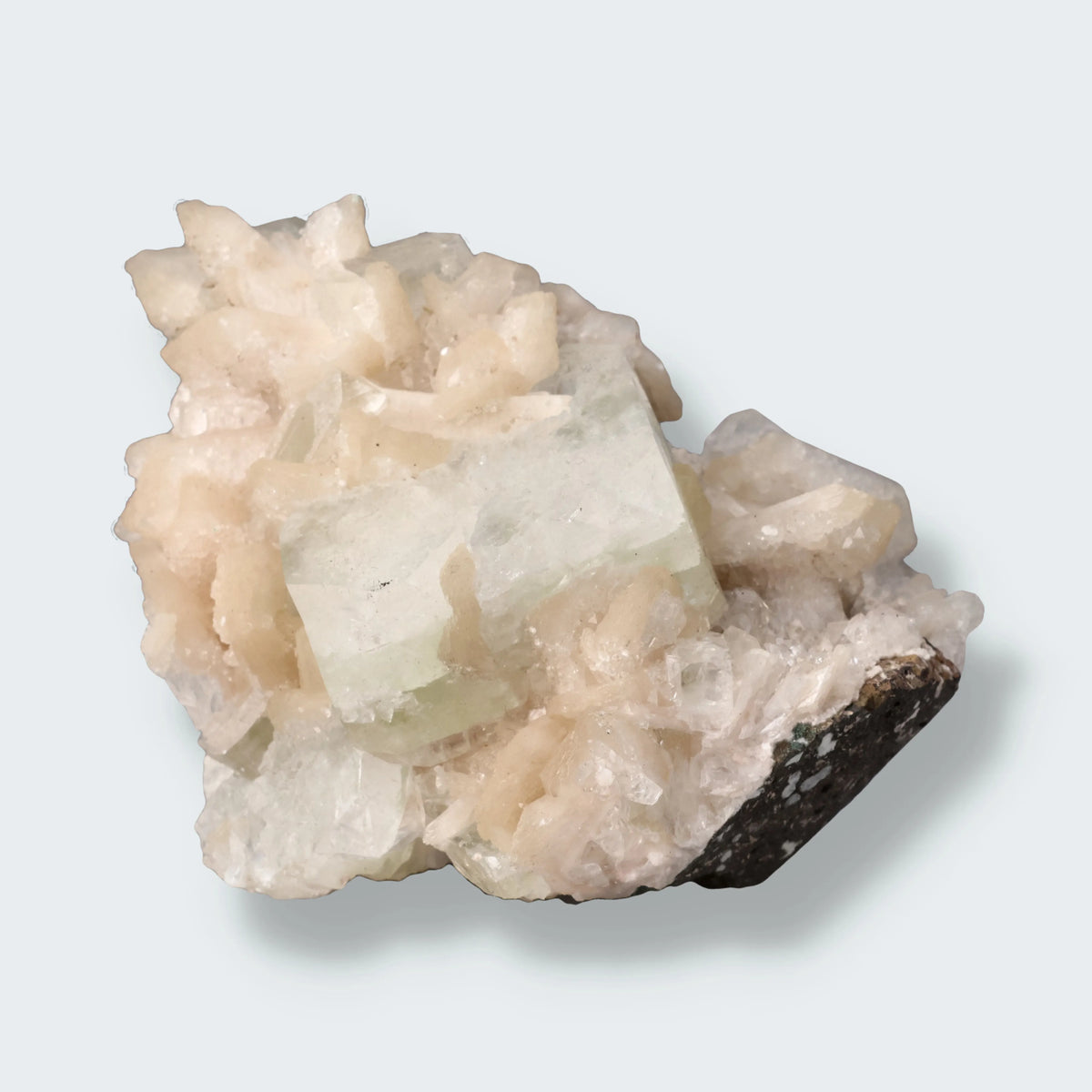 Apophyllit aus Nashik, Maharashtra, Indien, Stufe 10,0 × 9,0 × 6,5 cm