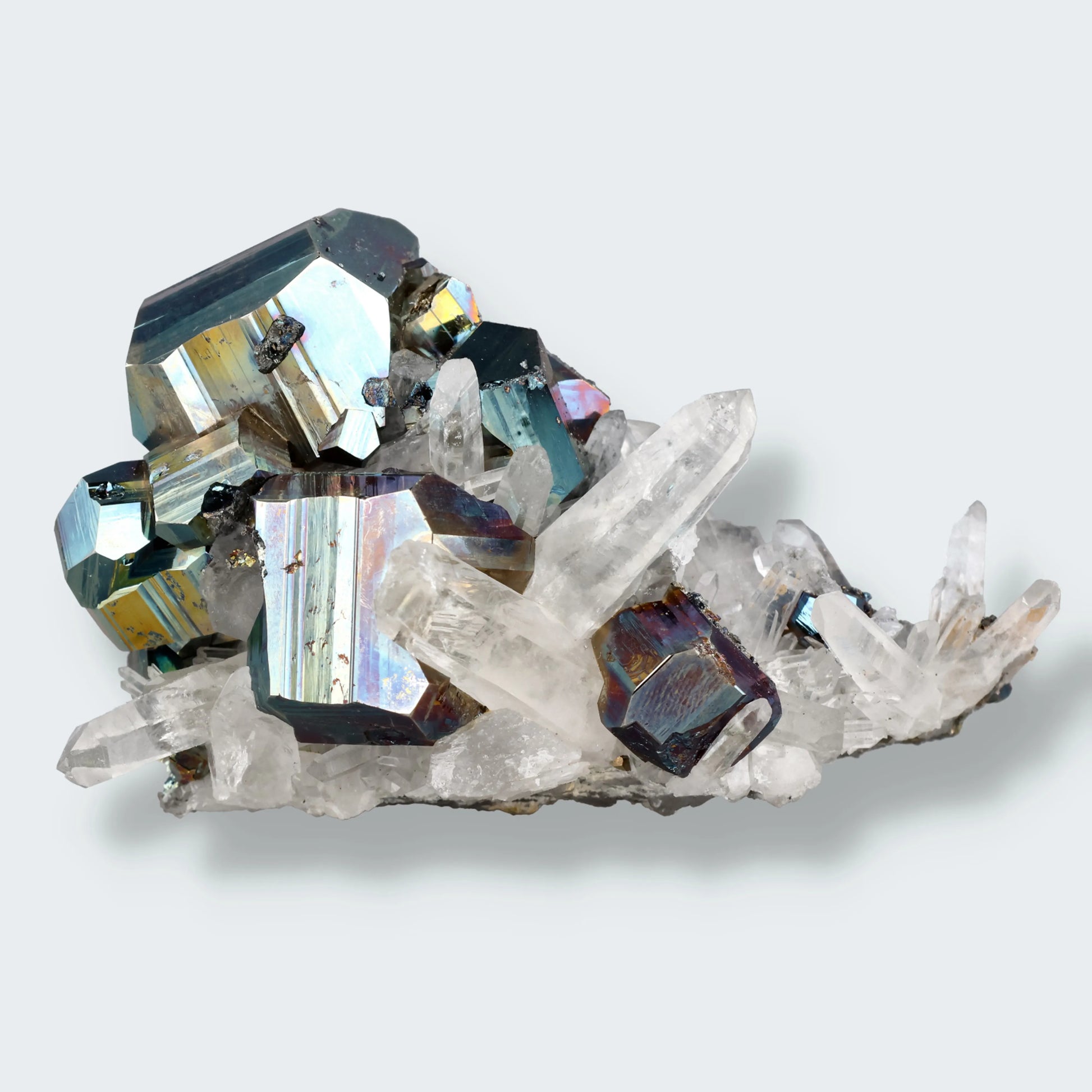 Regenbogen Pyrit an Bergkristall aus Indonesien (268g)